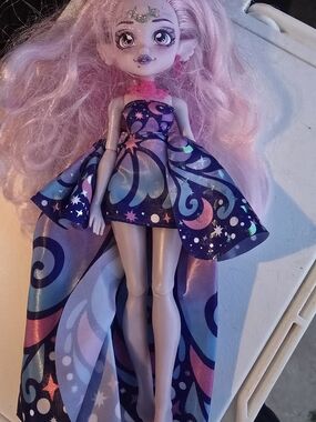 Magic Mixies Pixie Supremes Luna @ToyBros